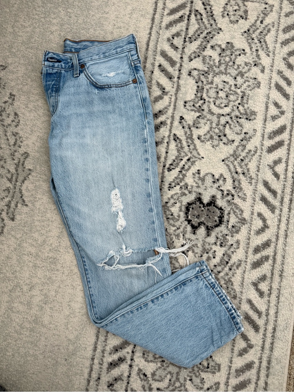 Levi’s 501 CT W25 Button Fly Distressed Tapered Jeans Light Wash